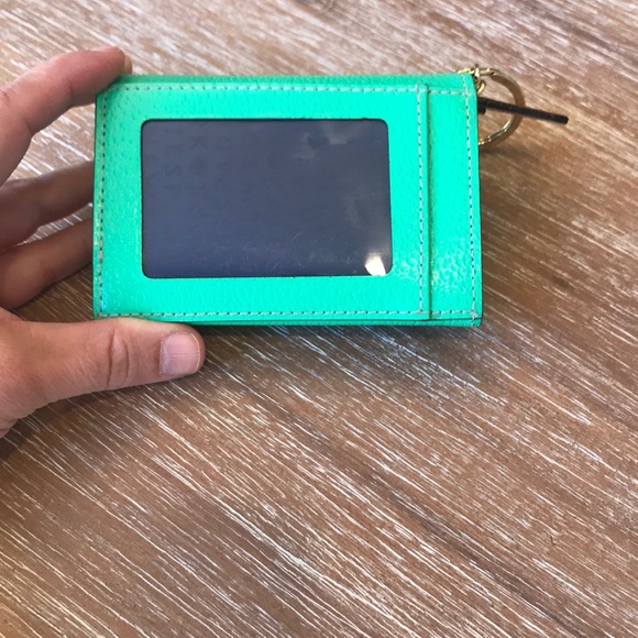 Kate Spade mini wallet in Kelly Green - Picture 2 of 3